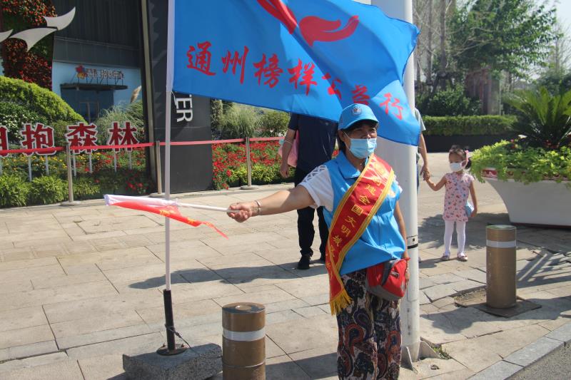 <strong>屌插屄免费网站</strong>